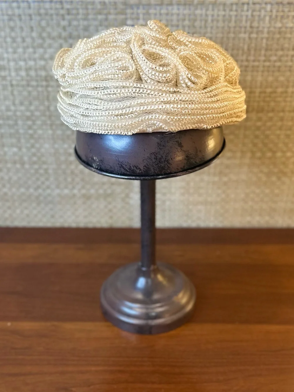 🌟HP🌟VTG 1950s Cream Celluloid Mesh Pearl-Look Wedding Toque Hat ChapeauxOriginal - Picture 1 of 12